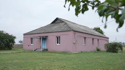 Хата в селі Хата в селі