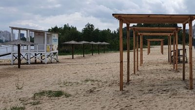 На черкаських пляжах встановлюють перголи