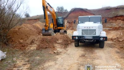 На Полтавщині судитимуть посадовця за незаконний видобуток піску на понад 8,2 млн грн