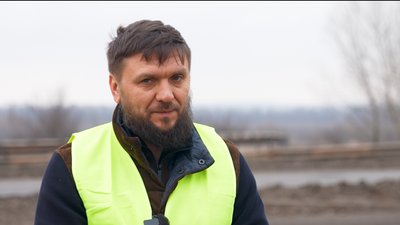 Чому з'являються ями, як і за чий рахунок ремонтують дороги на Черкащині