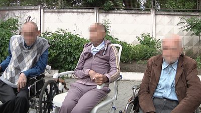 Стало відомо, де перебувають пацієнти психлікарні, яких покинули на кладовищі в Одесі Стало відомо, де перебувають пацієнти психлікарні, яких покинули на кладовищі в Одесі