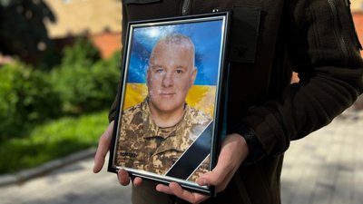 У Мукачеві попрощалися із захисником Олегом Полешкіним