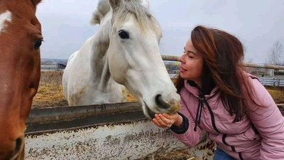 "Я так ними пишаюсь", − донька загиблої у Маріуполі полтавки Наталії Стребкової "Я так ними пишаюсь", − донька загиблої у Маріуполі полтавки Наталії Стребкової