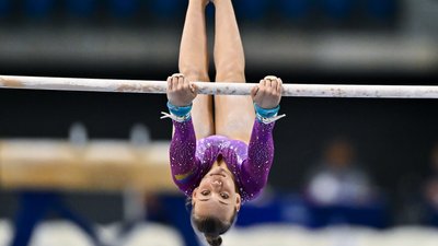 Українська гімнастка Діана Лобок