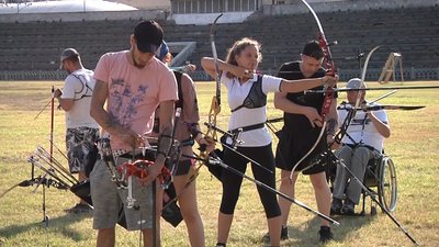 Ігри нескорених: в Одесі спортсмени-лучники готуються до паралімпійських змагань