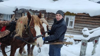 В Олега Пилип'юка також є два коники: Лесько та Єрмак В Олега Пилип'юка також є два коники: Лесько та Єрмак