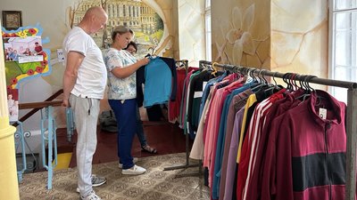 Шкільний одяг для дітей-сиріт