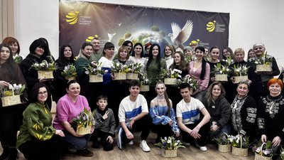 У Мукачеві провели квітотерапію для дружин і мам військових