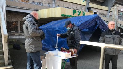 В Івано-Франківську на стадіоні "Рух" відкрили центр вакцинації проти COVID-19