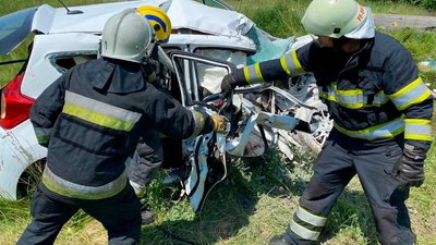 На Чернігівщині у ДТП загинули двоє людей, ще троє травмувалися
