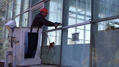 У Вознесенському районі російські обстріли зруйнували майже 500 будівель У Вознесенському районі російські обстріли зруйнували майже 500 будівель