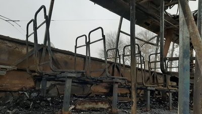 У Харкові на зупинці згорів автобус: люди не травмувались У Харкові на зупинці згорів автобус: люди не травмувались