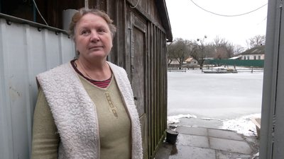 Пів метра води у погребах і відрізана одна з вулиць: як живе прикордонне село Мньов, що на Чернігівщині Пів метра води у погребах і відрізана одна з вулиць: як живе прикордонне село Мньов, що на Чернігівщині
