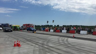 Майже 70 учасників і 400 метрів дистанції: як на Полтавщині відбуваються автоперегони «Drag Racing» Майже 70 учасників і 400 метрів дистанції: як на Полтавщині відбуваються автоперегони «Drag Racing»