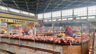 Ціни на м’ясо: чи подорожчала свинина та курятина на житомирському ринку Ціни на м’ясо: чи подорожчала свинина та курятина на житомирському ринку