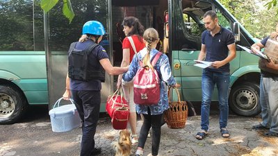 Евакуація жителів Донеччини
