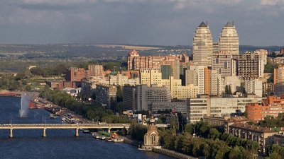 Урбаністи Дніпра пропонують новий формат паркування, щоб розвантажити центр міста