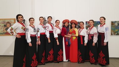 Мистецтво об’єднує країни. Всеукраїнська виставка "В’єтнам — Україна" Мистецтво об’єднує країни. Всеукраїнська виставка "В’єтнам — Україна"