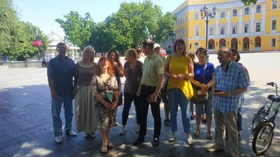 “Час прохань вже минув”: в Одесі відбулась акція на підтримку Петра Порошенка