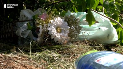 Можуть спричинити рак та алергію: чи варто купляти штучні квіти на поминальну неділю Можуть спричинити рак та алергію: чи варто купляти штучні квіти на поминальну неділю