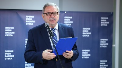"Доки буде бриніти, доти будемо готові до боротьби": Мирослав Маринович про символізм премії імені Стуса в час війни