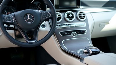 Експеримент: МВС хоче дозволити реєстрацію нових авто одразу в салоні