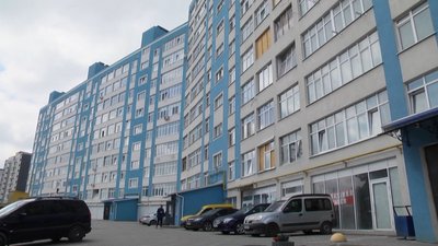 У будинку частина мешканців досі не встановлює вікна, 28 червня 2023 У будинку частина мешканців досі не встановлює вікна, 28 червня 2023