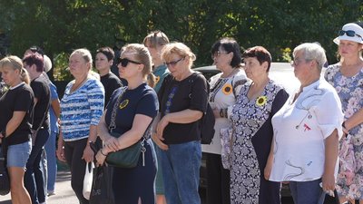 У Кропивницькому вшанували загиблих захисників і захисниць У Кропивницькому вшанували загиблих захисників і захисниць