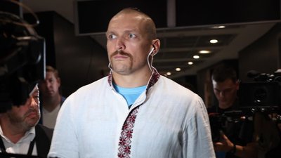 "Можна заробити грошенят". Усик - про потенційний бій з Канело та слова Джошуа після поразки в реванші