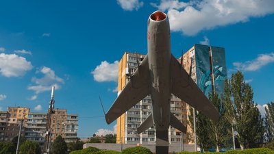 Декомунізація пам`ятників: Дніпро може позбавитися літака на ж/м Сонячний