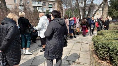 Розпочалася сесія Запорізької міськради. Будівлю оголосили замінованою Розпочалася сесія Запорізької міськради. Будівлю оголосили замінованою