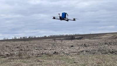 Боротьба за незалежність через технології: на Миколаївщині виготовляють FPV-дрони Боротьба за незалежність через технології: на Миколаївщині виготовляють FPV-дрони