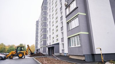 Багатоповерхівка в Умані