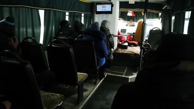 "Із бородою і у костюмі Санти". Вінницький водій маршрутки вітає містян "Із бородою і у костюмі Санти". Вінницький водій маршрутки вітає містян