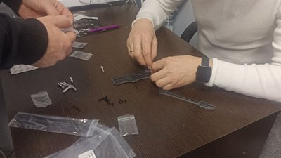 Півсотні дронів-камікадзе для військових зібрали тернополяни Півсотні дронів-камікадзе для військових зібрали тернополяни