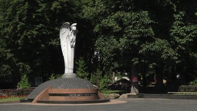 У Житомирі реконструюють сквер на майдані Путятинському У Житомирі реконструюють сквер на майдані Путятинському