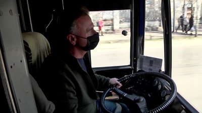 Херсонські тролейбуси працюють до 23-ої години: що кажуть про їх роботу жителі міста Херсонські тролейбуси працюють до 23-ої години: що кажуть про їх роботу жителі міста