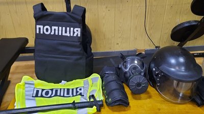 Поліцейська академія для школярів у Херсоні: як пройшло перше заняття Поліцейська академія для школярів у Херсоні: як пройшло перше заняття