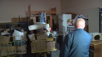 У Миколаєві співробітники Укрзалізниці демонтували волонтерський пост У Миколаєві співробітники Укрзалізниці демонтували волонтерський пост