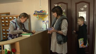 "Подаруй бібліотеці українську книгу": черкаська школа поповнює фонди "Подаруй бібліотеці українську книгу": черкаська школа поповнює фонди
