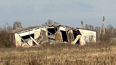 Пошкоджено житлові будинки, травмованих нема: росіяни обстріляли прикордонне село Чернігівщини Пошкоджено житлові будинки, травмованих нема: росіяни обстріляли прикордонне село Чернігівщини