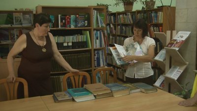 Роботу з очищення книжкових фондів у хмельницькій обласній універсальній науковій бібліотеці розпочали з травня Роботу з очищення книжкових фондів у хмельницькій обласній універсальній науковій бібліотеці розпочали з травня
