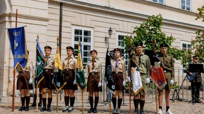Церемонія винесення прапорів військових формувань і Сил Оборони у Львові, 27 квітня 2024