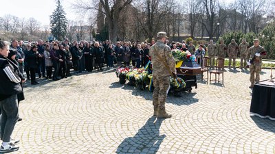 В Ужгороді попрощалися із захисником Мирославом Біртою В Ужгороді попрощалися із захисником Мирославом Біртою