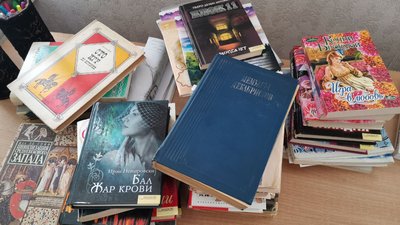 Російські книжки здають на макулатуру в Полтаві Російські книжки здають на макулатуру в Полтаві