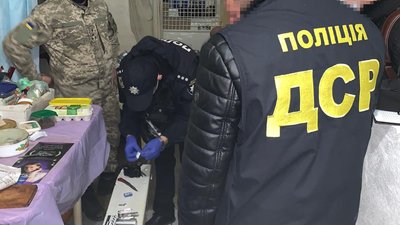 На Прикарпатті затримали чоловіків, які розповсюджували наркотики у СІЗО На Прикарпатті затримали чоловіків, які розповсюджували наркотики у СІЗО