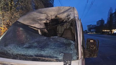 Херсон, обстріли, дрон, авто, листопад 2025