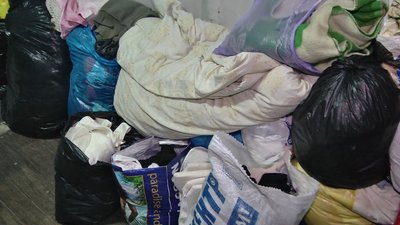 Речі мають бути чисті, сухі та цілі, тобто, придатні для подальшого використання. Речі мають бути чисті, сухі та цілі, тобто, придатні для подальшого використання.