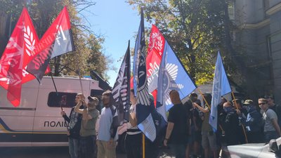 Сутичка між противниками ХарківПрайду і поліцією