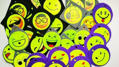 Наліпки зі світловідбивними елементами на одяг. 11 листопада 2022 рік Наліпки зі світловідбивними елементами на одяг. 11 листопада 2022 рік
